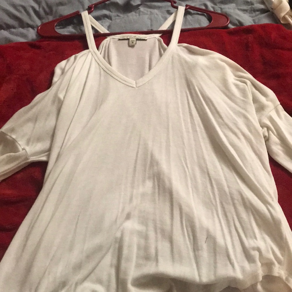 Open shoulder lose fitting top